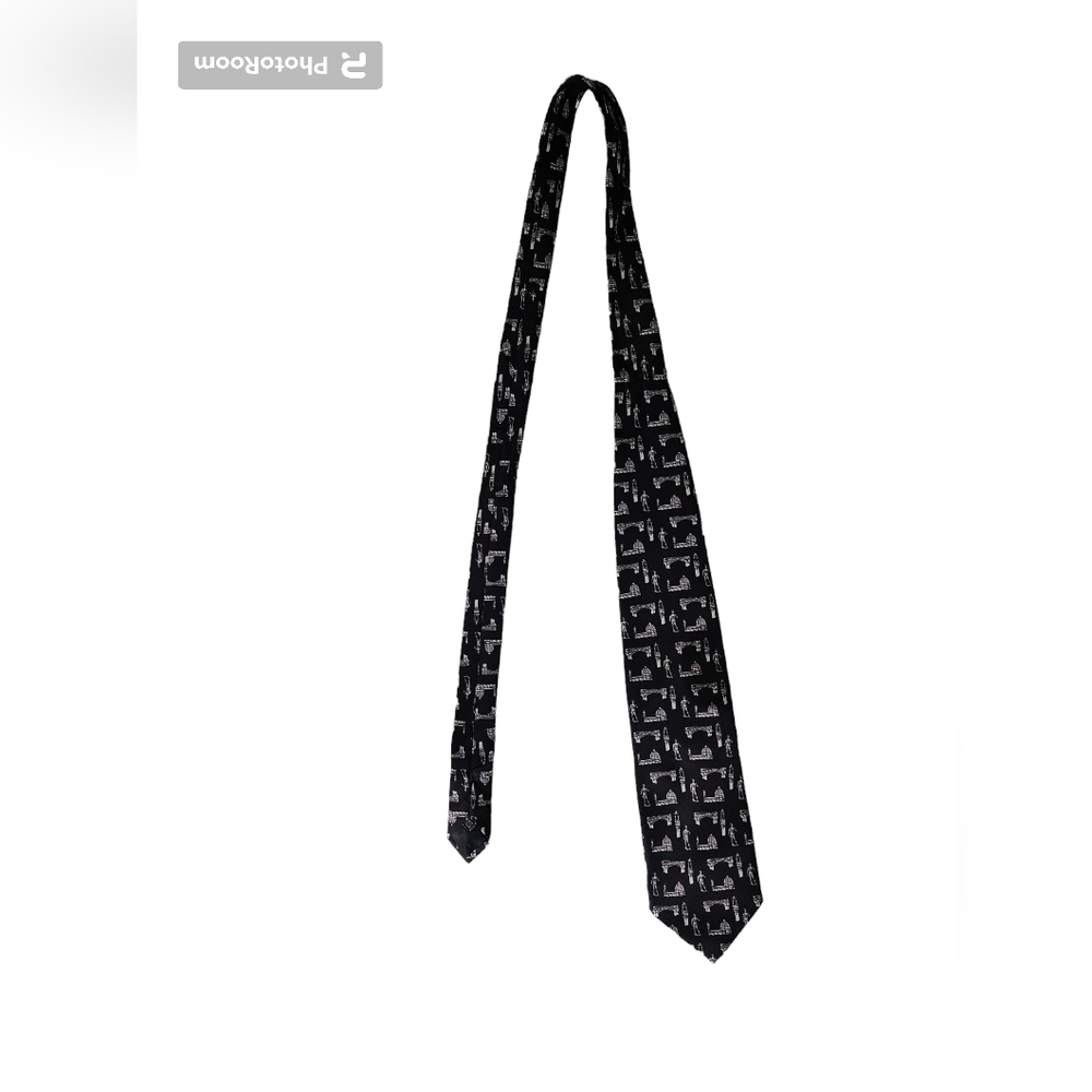 Italian Silk Black & White Firenze Landmarks Tie - Picture 4 of 8